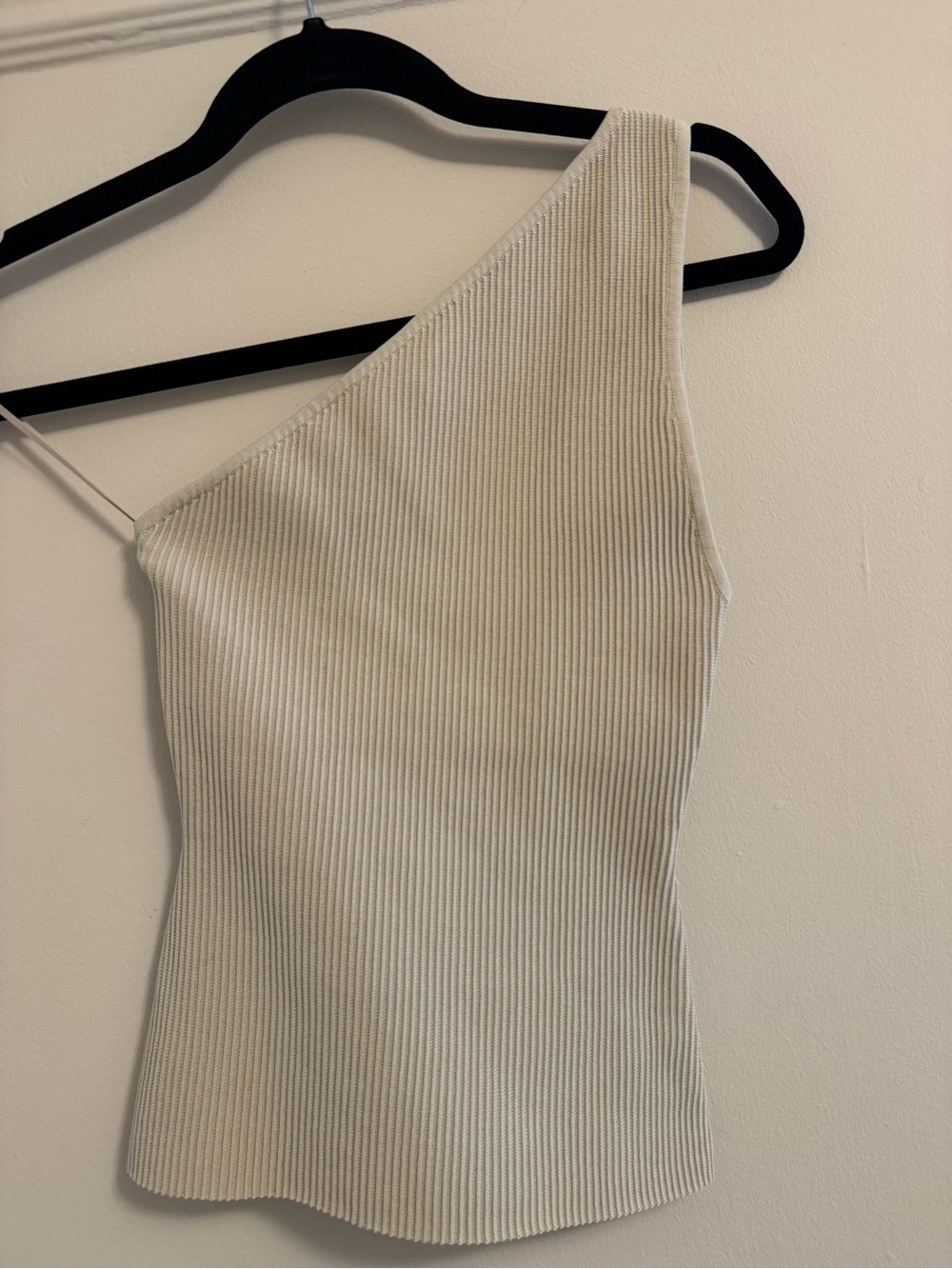 Babaton One-Shoulder Ribbed Cream Top